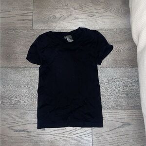 Aritzia Seamless Black Tee